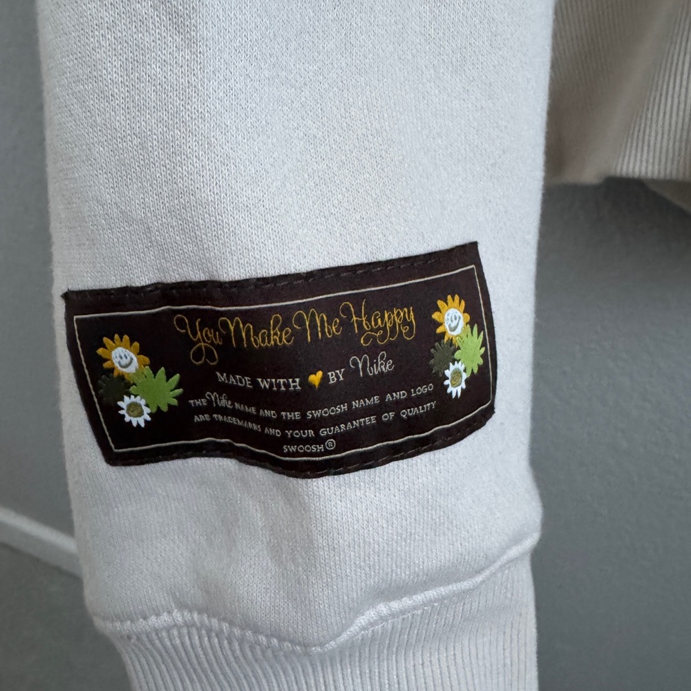 Nike women’s hoodie with Patchwork Design, size XS - Picture 6 of 8